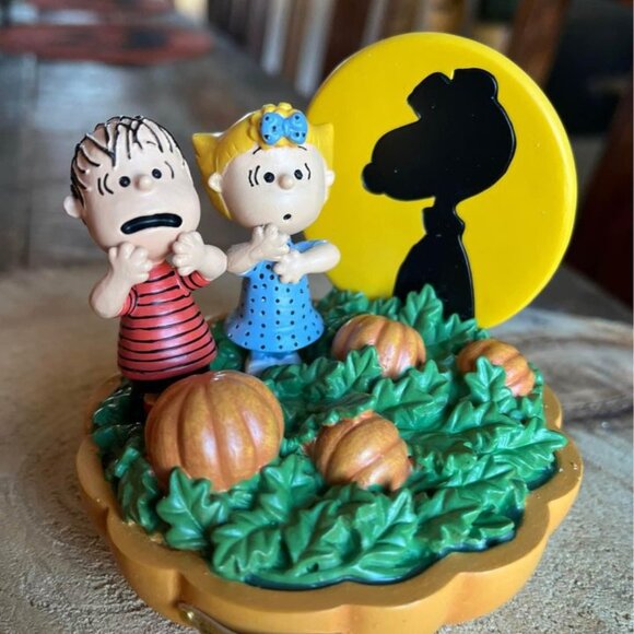 Halloween Hawthorne Village Peanuts By Bradford Exchange Set Of 9 characters